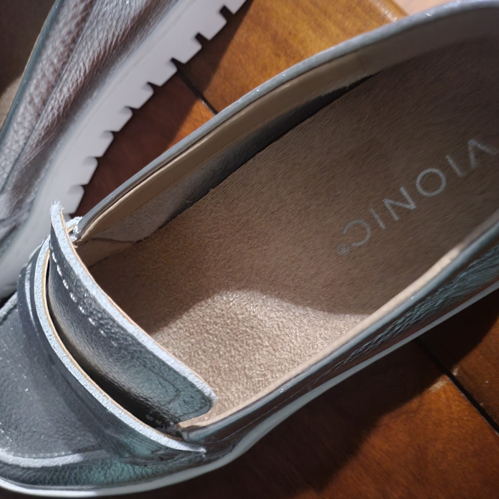 Vionic Silver Flats Lightweight Modern Design - image 5